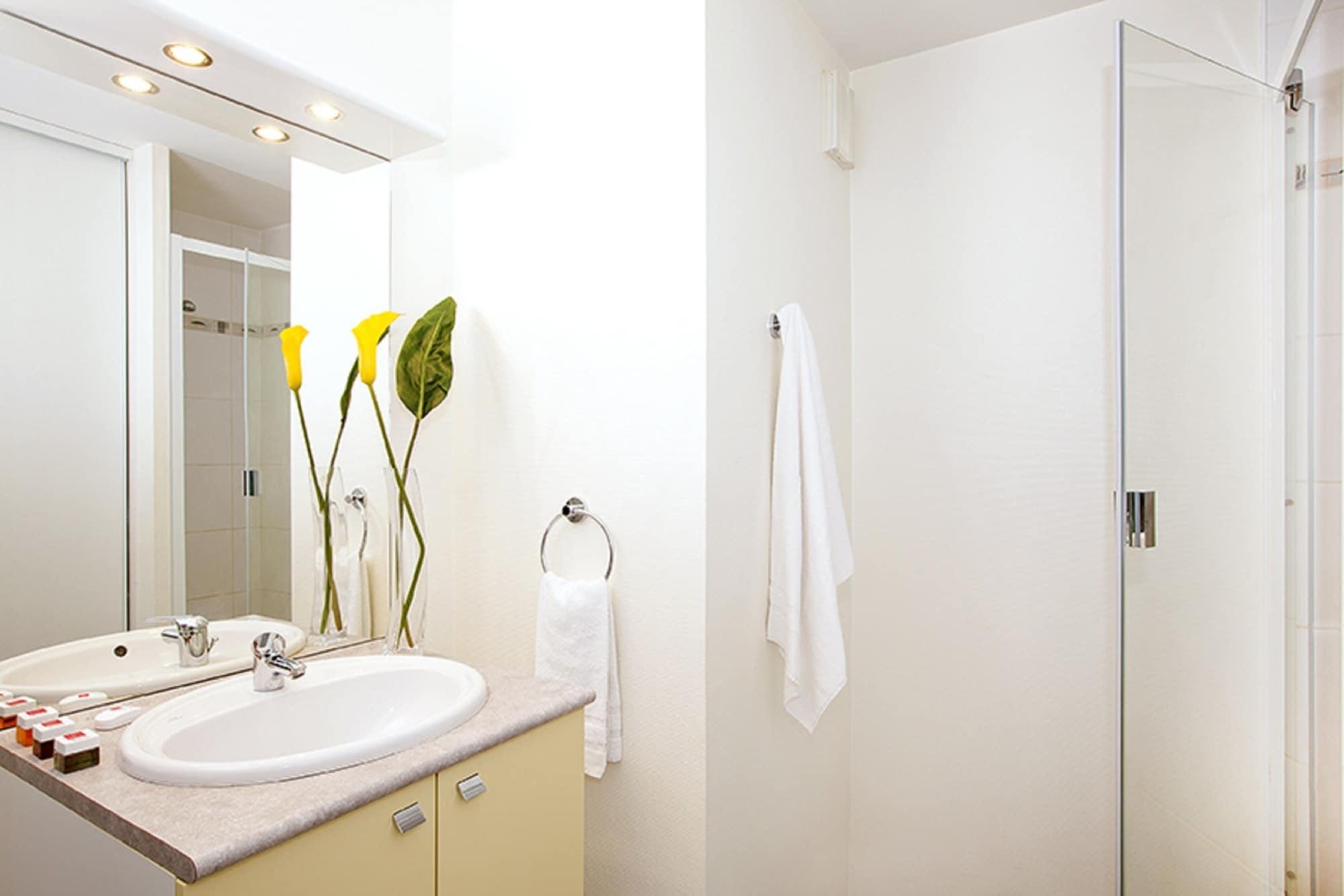 Sejours & Affaires Rennes Villa Camilla Екстериор снимка