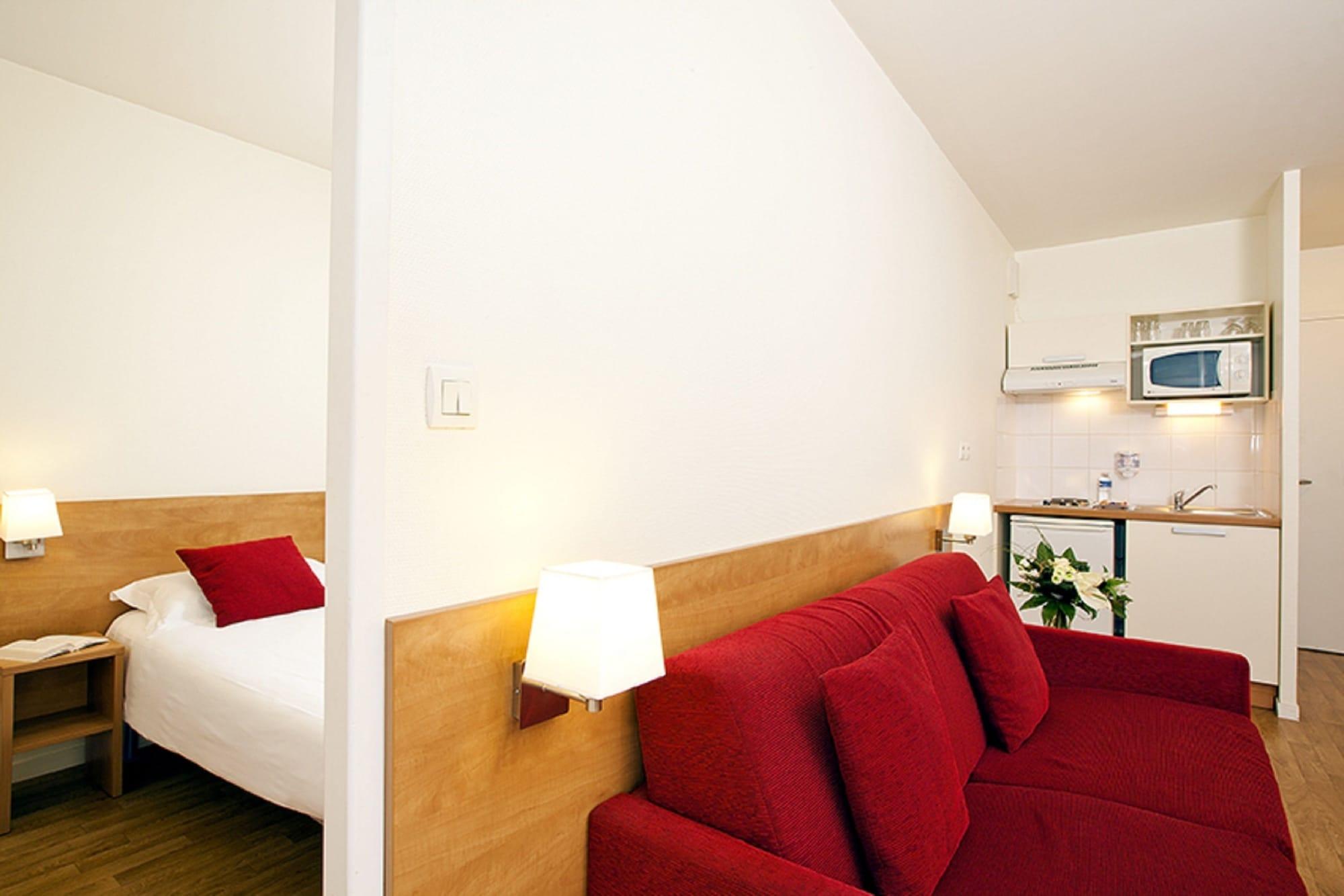 Sejours & Affaires Rennes Villa Camilla Екстериор снимка